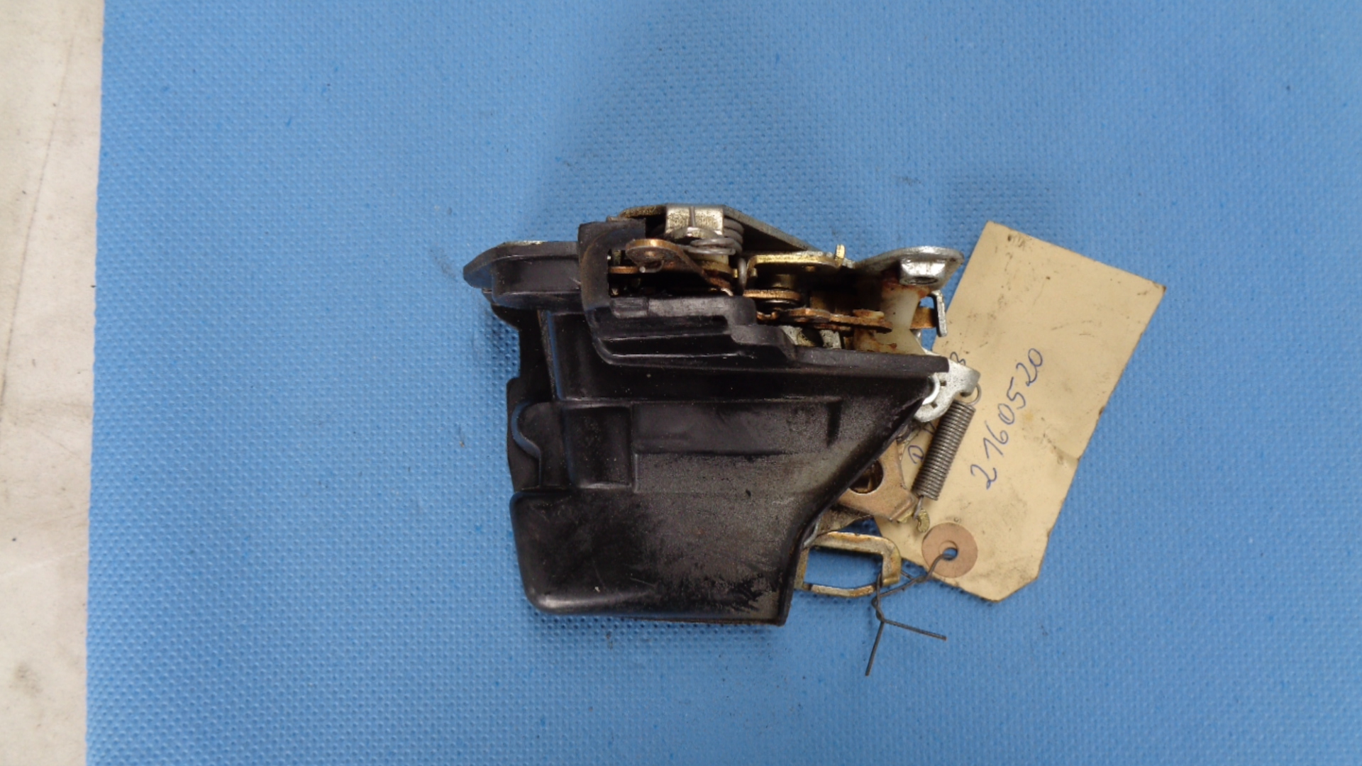 Türschloss mit Verkleidung vorne rechts für Mercedes W123 – Bild 3