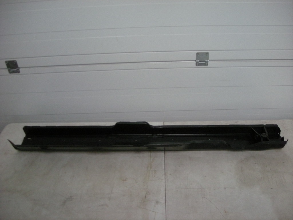 Längsträger Aussenblech rechts für Mercedes W123 – Bild 4
